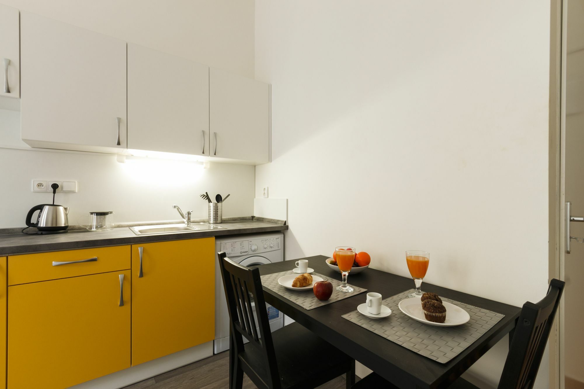 Residence Vita Nejedleho Прага Екстериор снимка