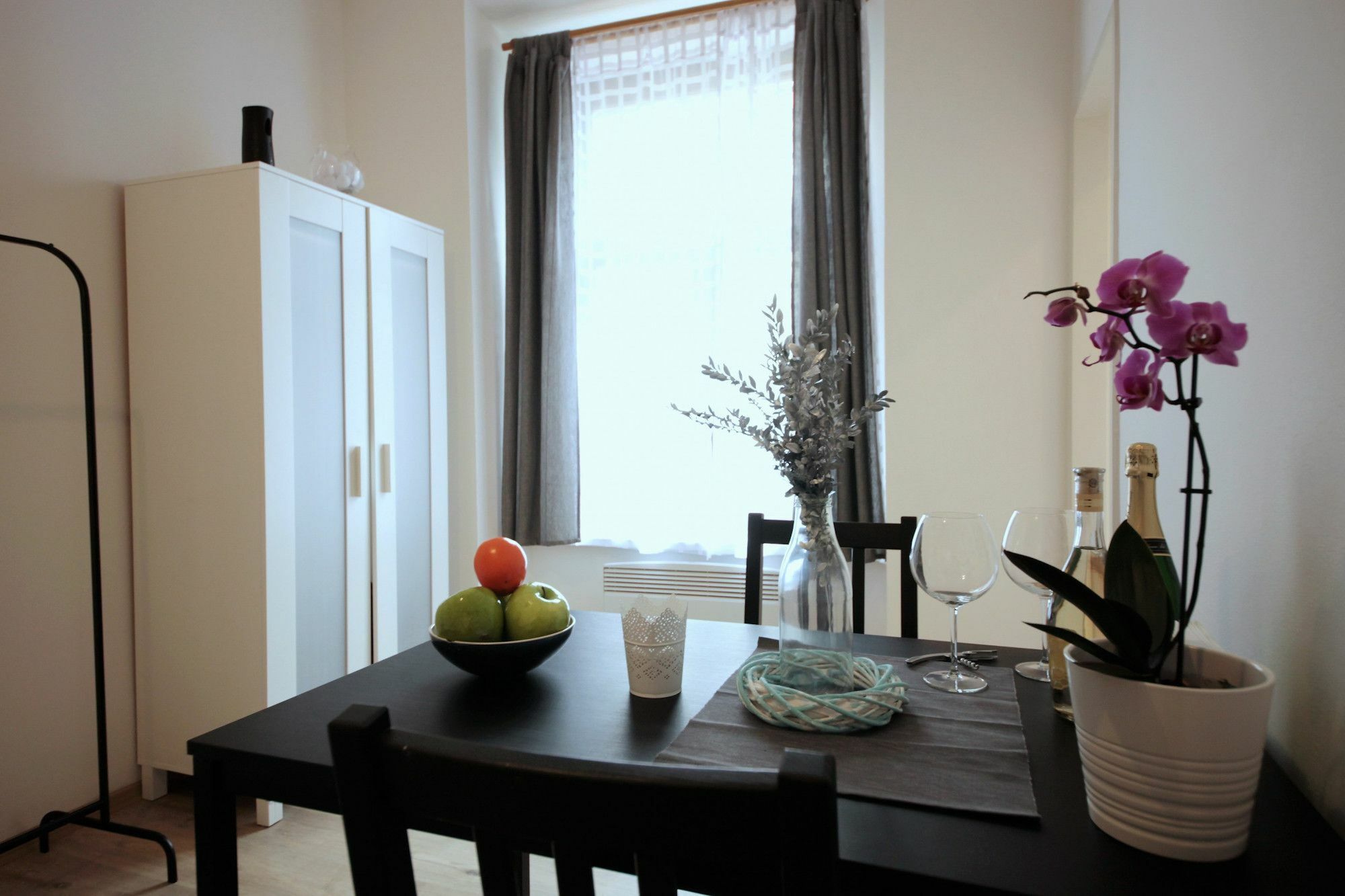 Residence Vita Nejedleho Прага Екстериор снимка